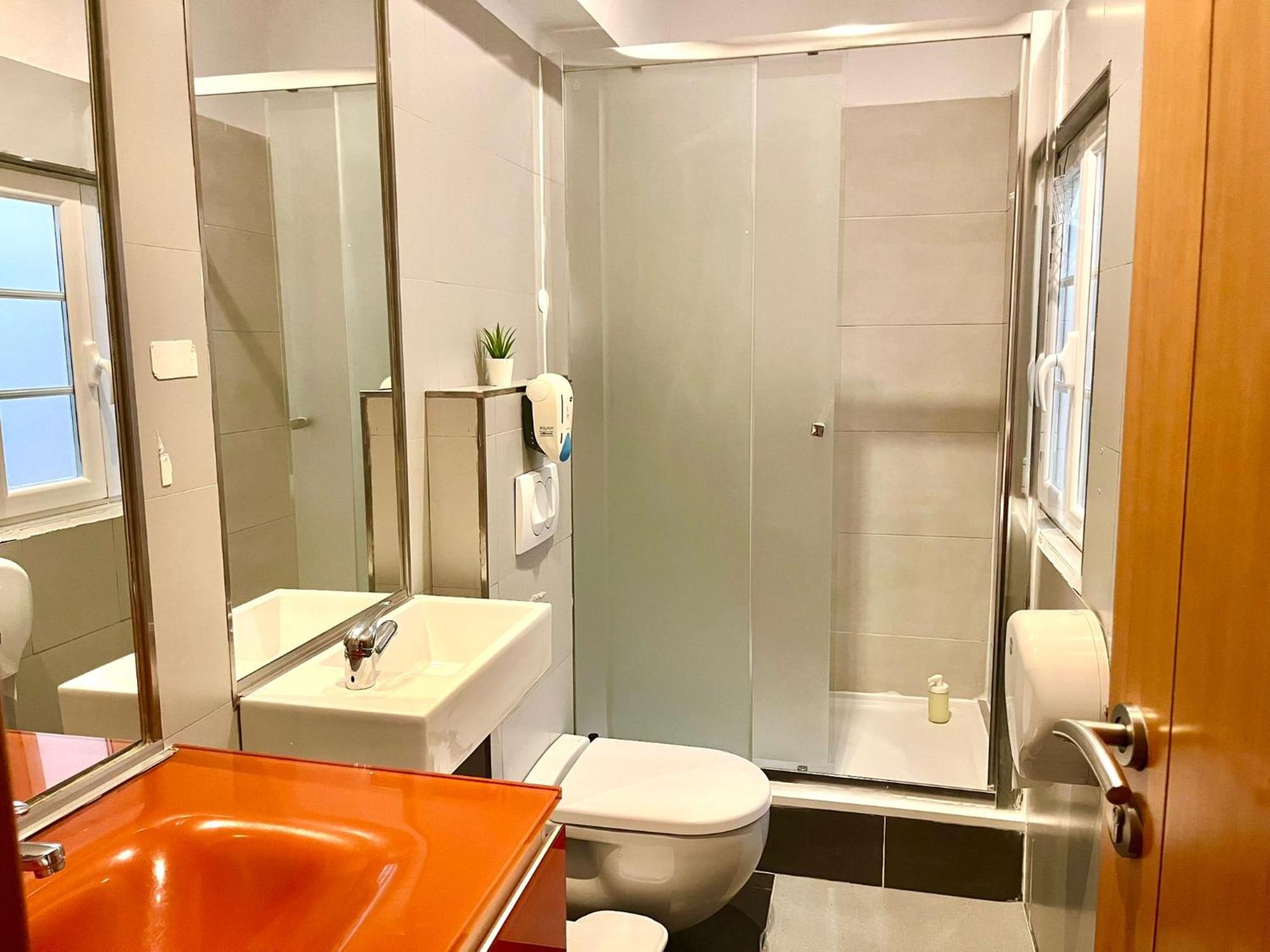 3 Bedroom, 2,5 Bathroom - Bairro Alto Residence Lisbona Esterno foto