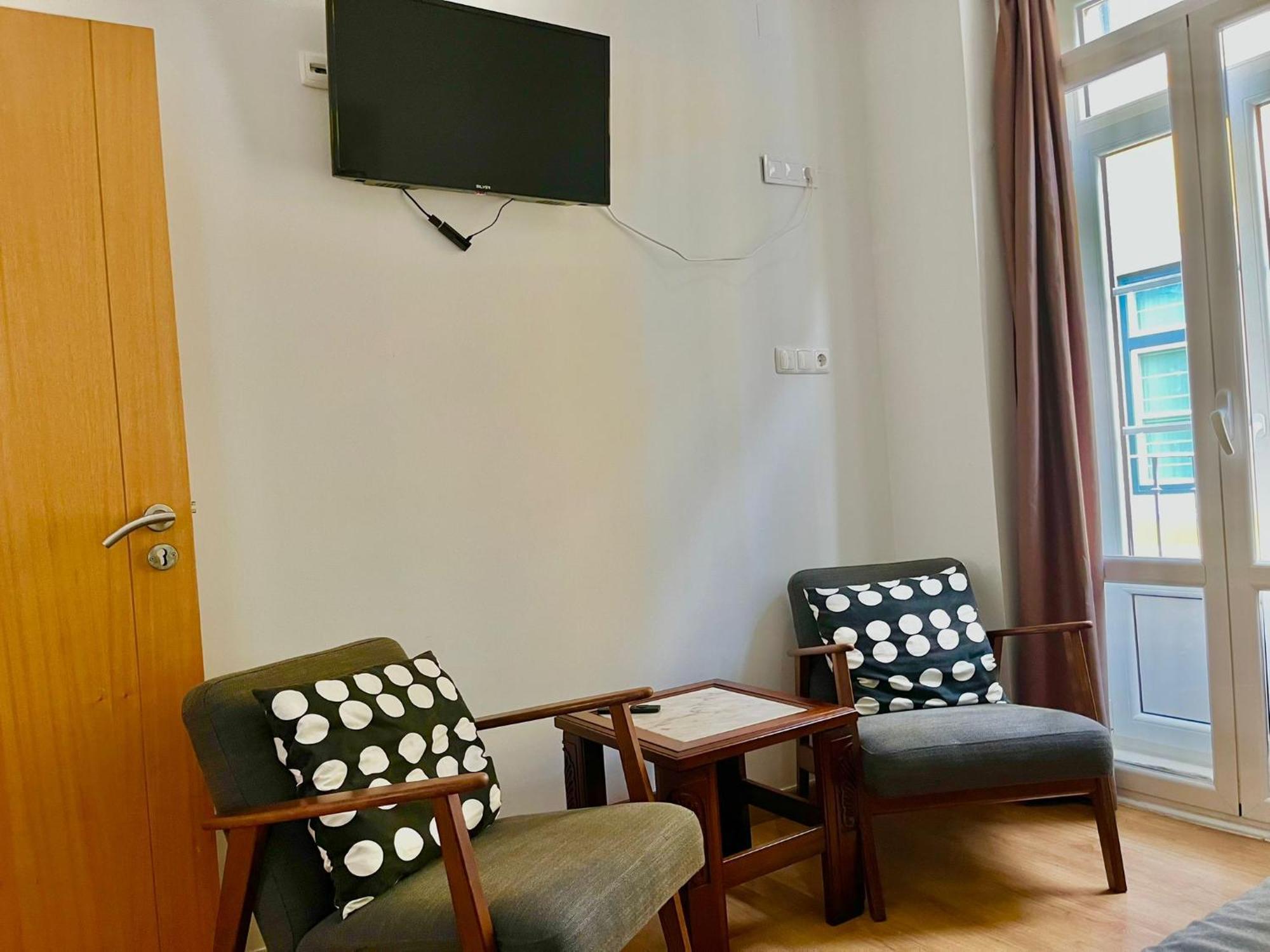 3 Bedroom, 2,5 Bathroom - Bairro Alto Residence Lisbona Esterno foto